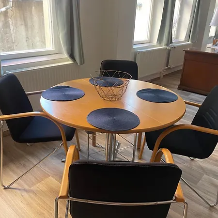 Charmantes Loft Im Zentrum דירה